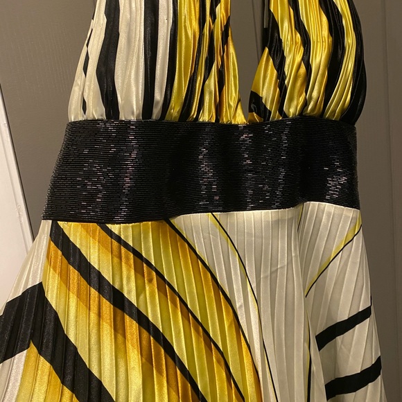 Formula Halter Formal Yellow, Black, & White Gown - Picture 2 of 8